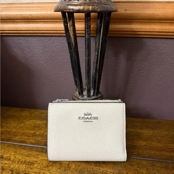 Coach Pebbled Leather Bifold Wallet - Picture 3 of 10